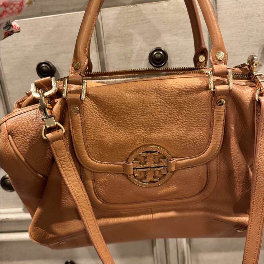 Tory Burch Camel Leather buttery soft bag - Picture 2 of 6